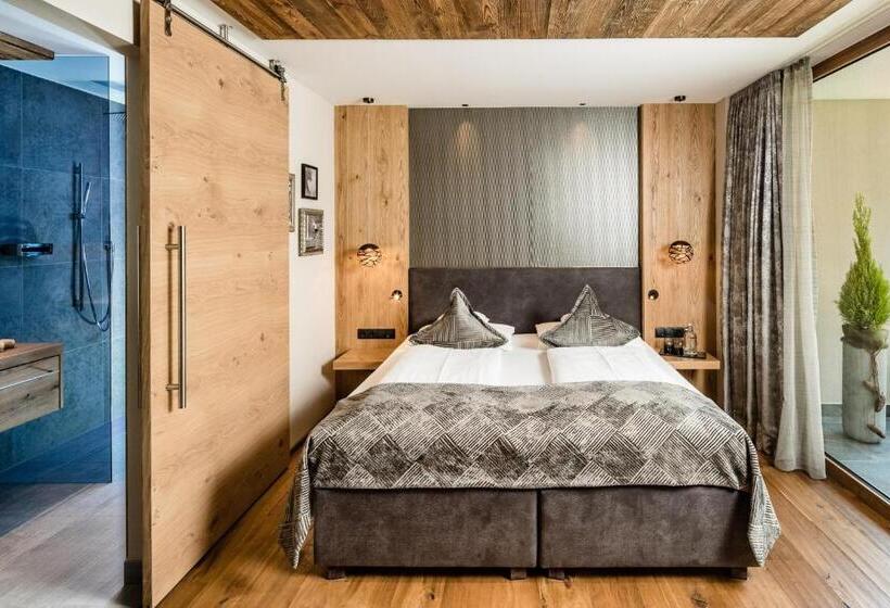 Family Suite, Der Mesnerwirt   4 Superior   Meran 2000