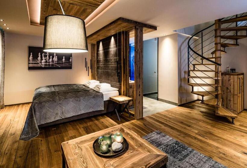 Номер Стандарт, Der Mesnerwirt   4 Superior   Meran 2000