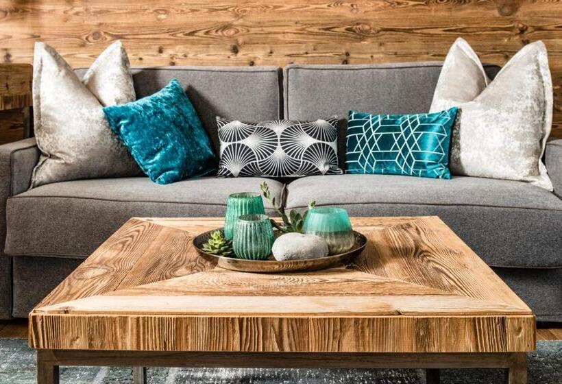 Номер Стандарт, Der Mesnerwirt   4 Superior   Meran 2000