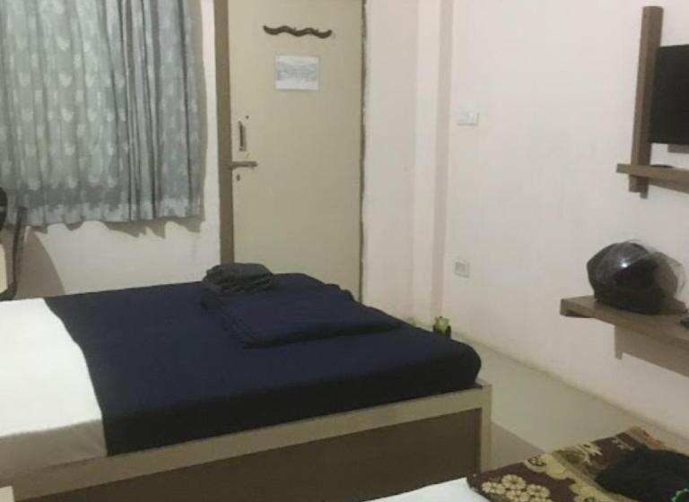 Номер Deluxe, Divya Jyot Residency Bhuj