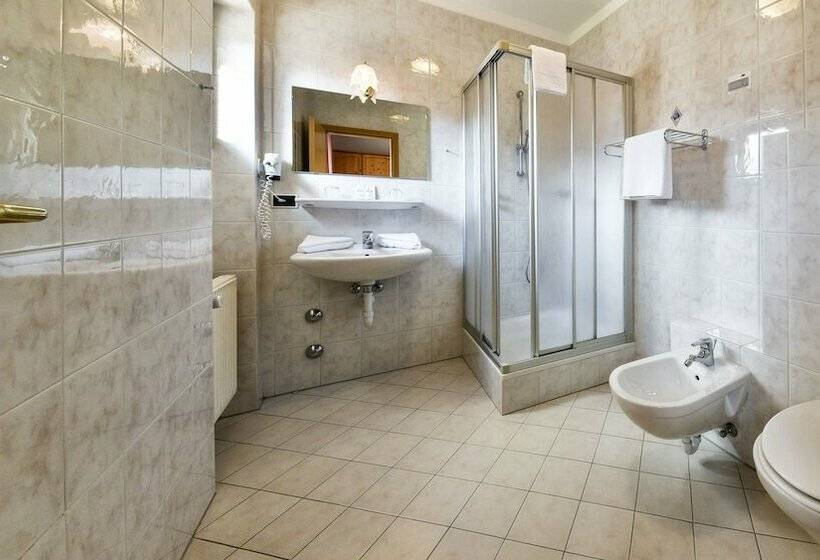 اتاق استاندارد, Fohrenhof