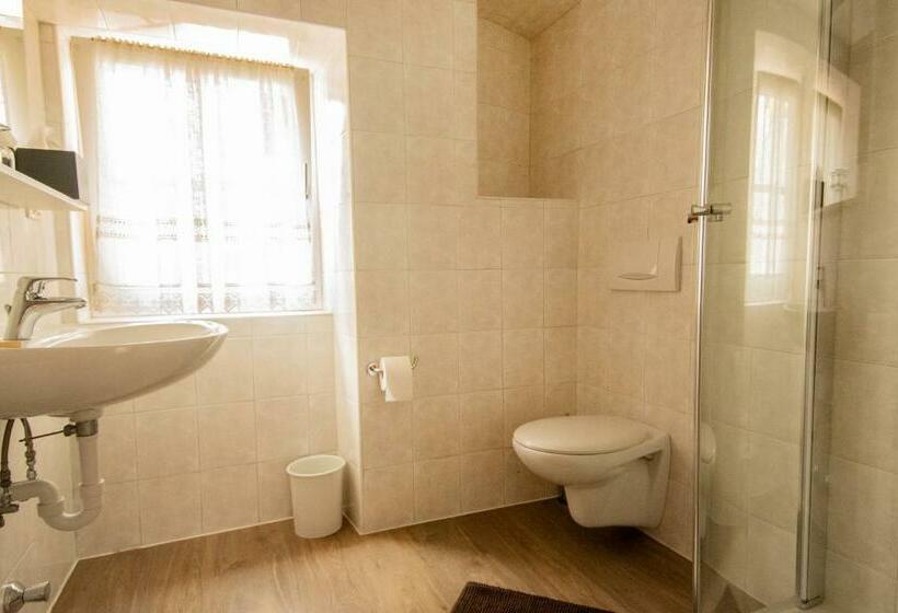 Номер Стандарт, Gasthof Zur Post