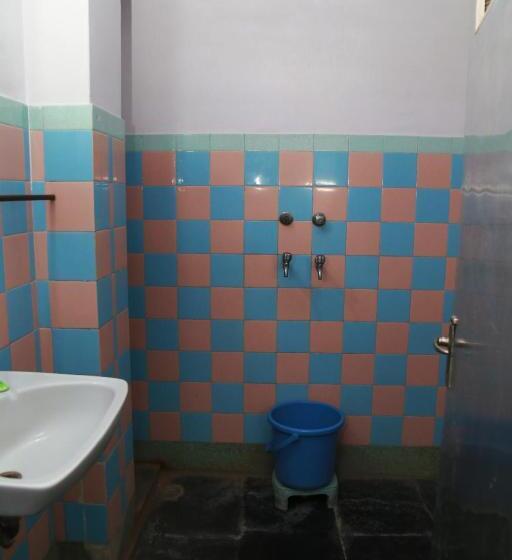 Chambre Triple Standard, Ramnivas