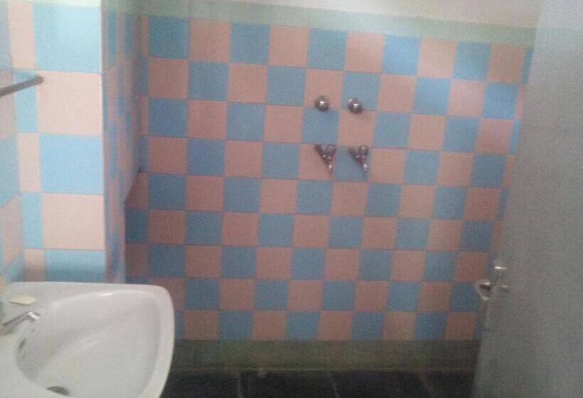 Appartement Familial, Ramnivas