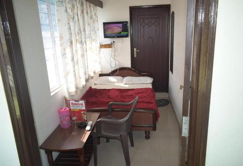 Chambre Basic Individuelle Salle de Bains Commune, Ramnivas