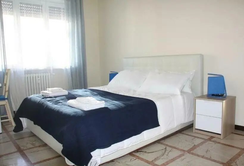 اتاق استاندارد, Lotus B&b