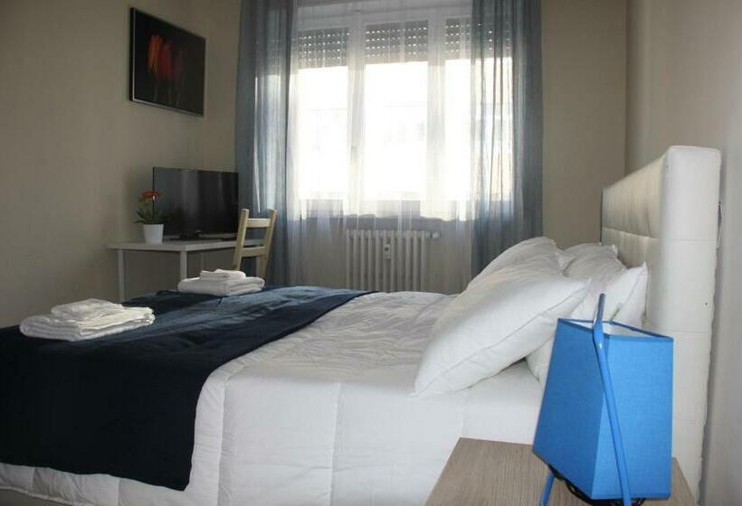 标准间, Lotus B&b