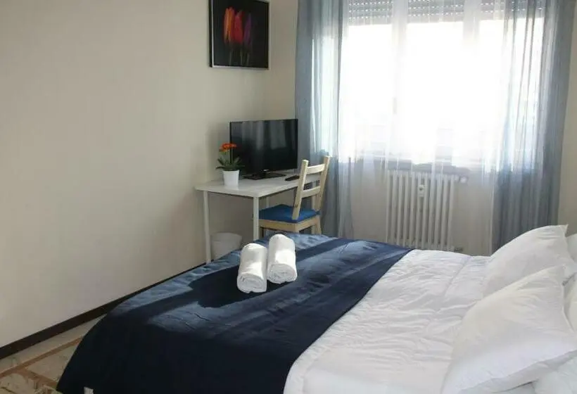 اتاق استاندارد, Lotus B&b