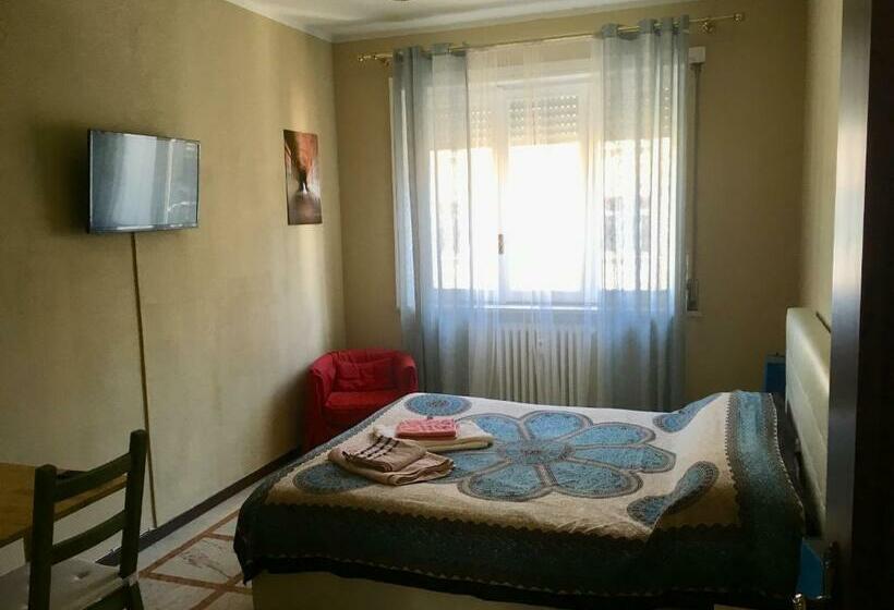 标准间, Lotus B&b