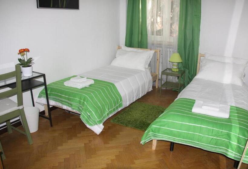 标准间, Lotus B&b