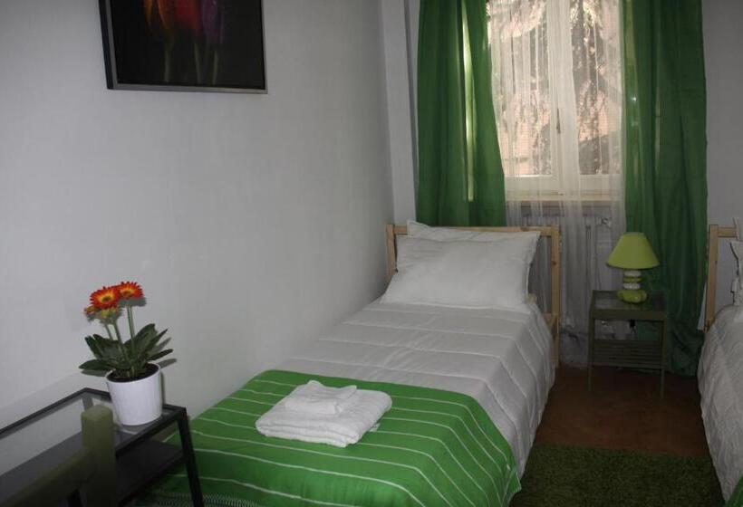 标准间, Lotus B&b