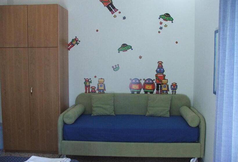 اتاق استاندارد سه نفره, Piccolo Principe Salerno B&b