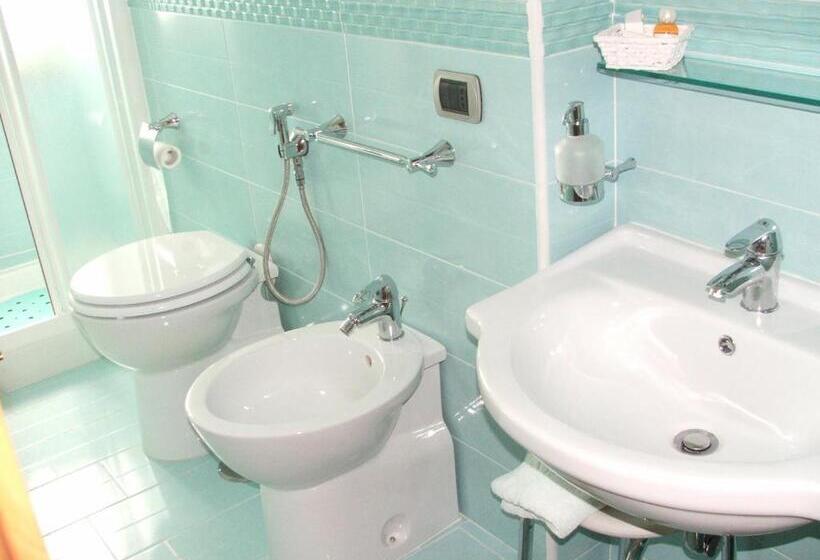 اتاق استاندارد سه نفره, Piccolo Principe Salerno B&b