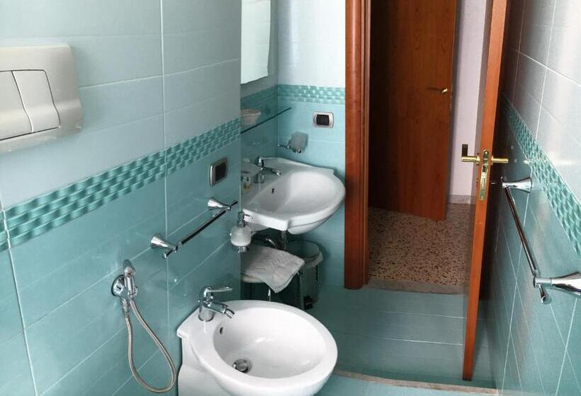 اتاق استاندارد سه نفره, Piccolo Principe Salerno B&b