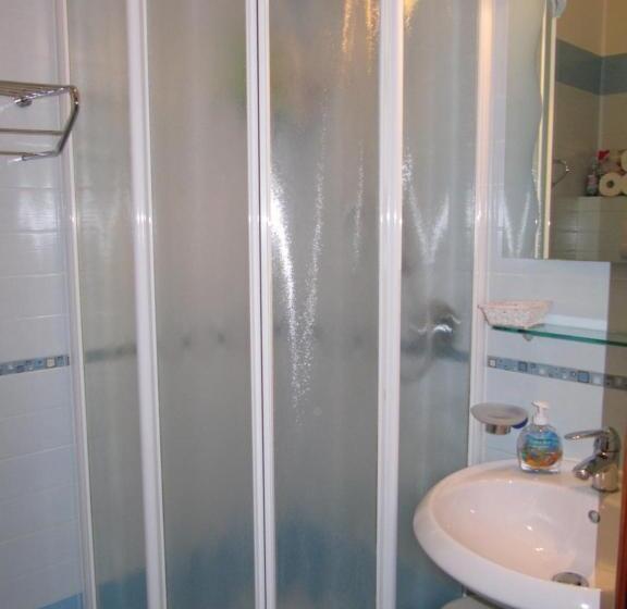 اتاق استاندارد سه تخته با سرویس بهداشتی مشترک, Piccolo Principe Salerno B&b