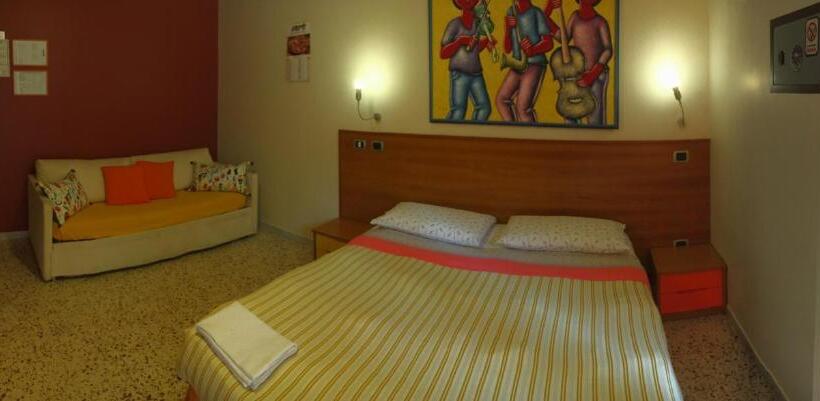 اتاق استاندارد سه تخته با سرویس بهداشتی مشترک, Piccolo Principe Salerno B&b