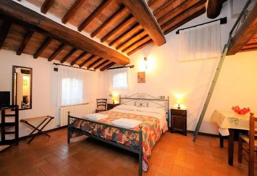 Talo 1 Makuuhuone, Relais Borgo Torale