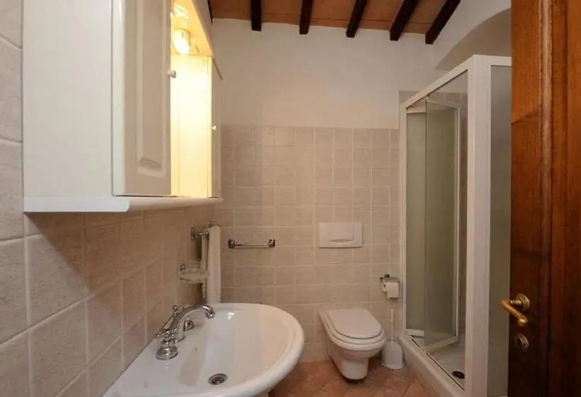 Talo 3 Makuuhuonetta, Relais Borgo Torale