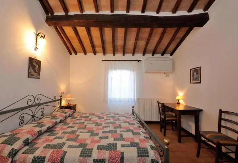 Talo 3 Makuuhuonetta, Relais Borgo Torale