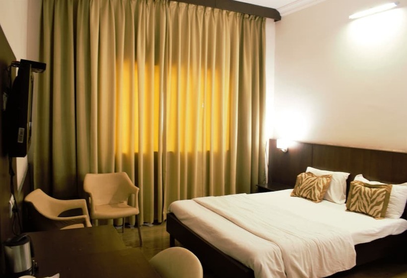 Номер Deluxe Вид на Город, Tristar Hotels