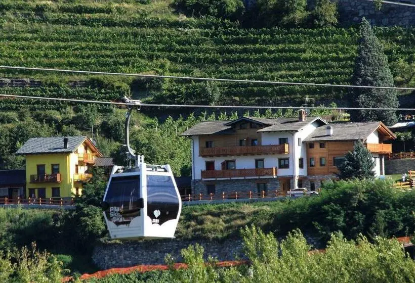 سوییت لوکس, Agriturismo B&b Chevres A Cheval