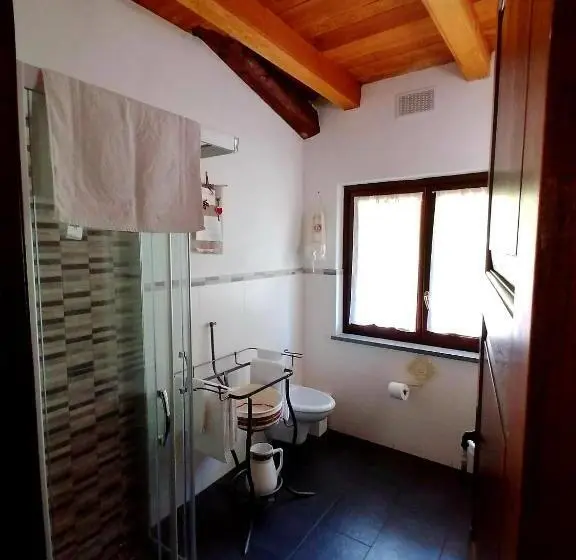 اتاق لوکس سه تخته, Agriturismo B&b Chevres A Cheval