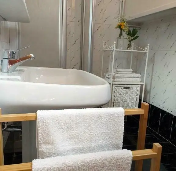 スタンダードルーム, B&b Dei Laghi