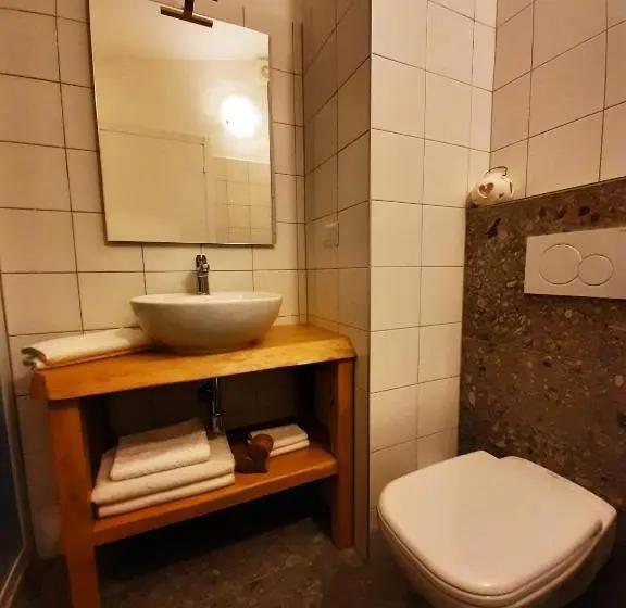 ファミリールーム, B&b Dei Laghi