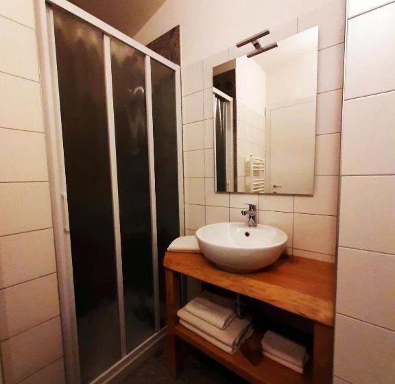 חדר משפחתי, B&b Dei Laghi