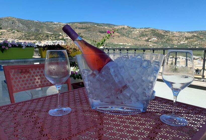 غرفة قياسية مزوَّدة بتراس, Bed And Breakfast Coppadicuocobb