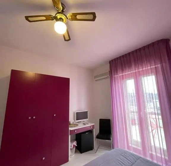 Standard Triple Room with Terrace, Bed And Breakfast Coppadicuocobb