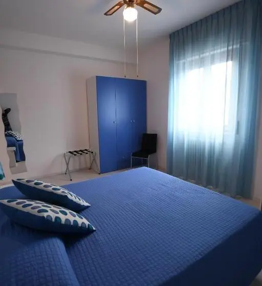 اتاق اکونومی, Bed And Breakfast Coppadicuocobb