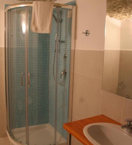 Habitación Deluxe, Note Sulla Piazza