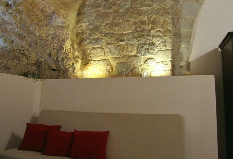 اتاق استاندارد سه نفره, Palazzo Santa Rosalia