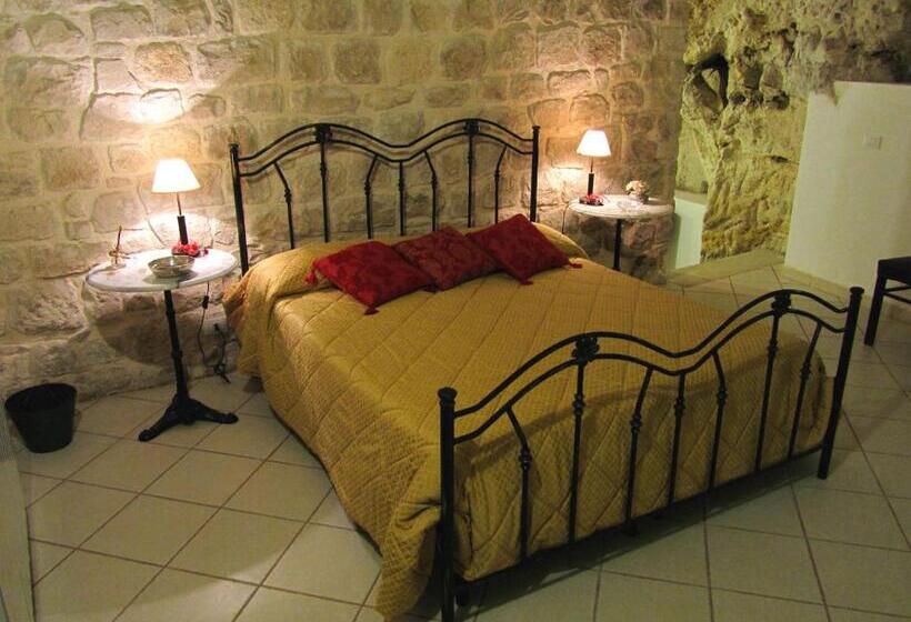 标准三人间, Palazzo Santa Rosalia