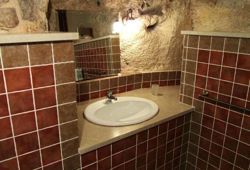 标准三人间, Palazzo Santa Rosalia