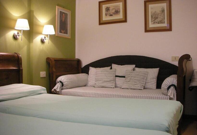 غرفة قياسية ثلاثية, Trattoria Traversi