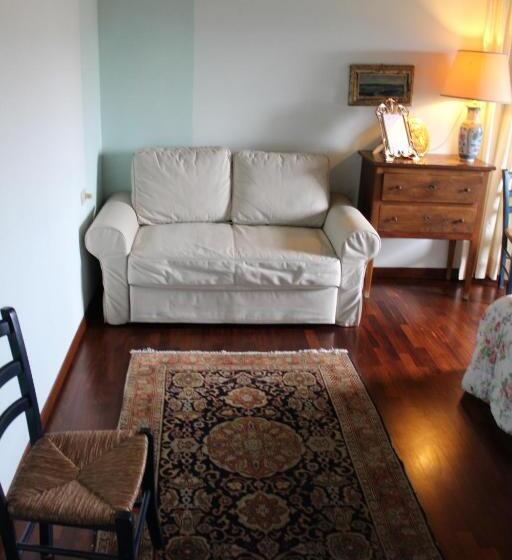 סוויטה דלוקס, Villarondanella