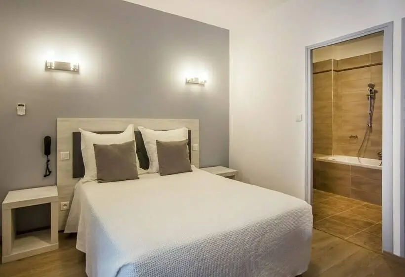 Superior-huone Parveke, Hôtel Sampiero Corso
