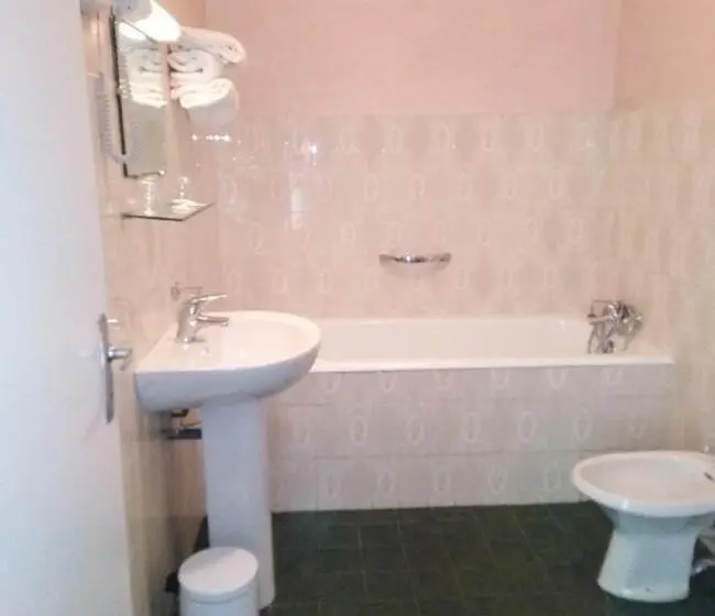 Standard Kolmen Hengen Huone, Hôtel Sampiero Corso