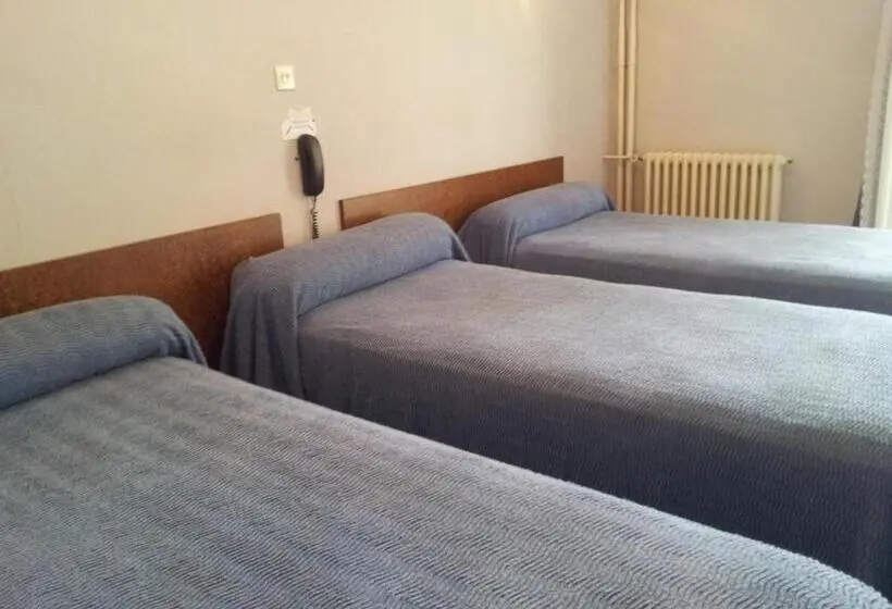 Standard Kolmen Hengen Huone, Hôtel Sampiero Corso