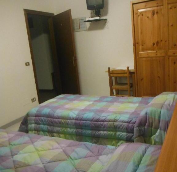 اتاق استاندارد چهار تخته, Mochettaz