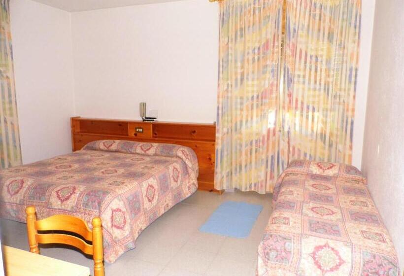 اتاق استاندارد سه نفره, Mochettaz