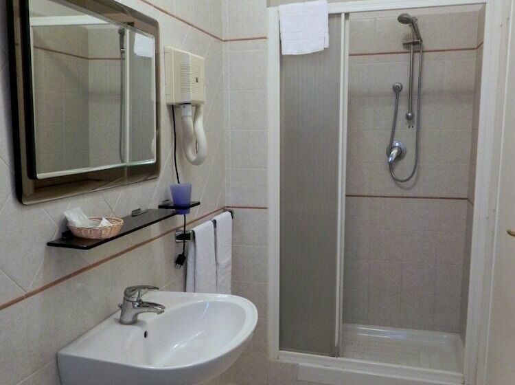 חדר סטנדרט לארבעה, Villa Robinia