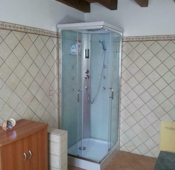 اتاق استاندارد سه نفره, Bb Parco Del Mincio