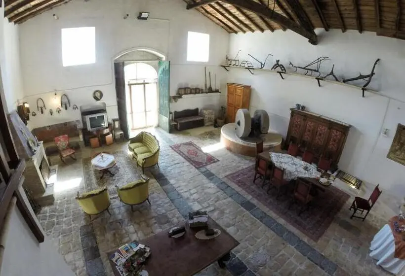 庭の見えるスタンダードトリプルルーム, Casale Rocca Fiorita