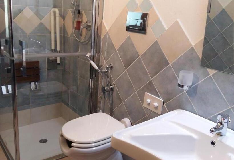 Номер Стандарт Кровать Кинг Адаптированный для Инвалидов, Domo   Guest House Il Nespolo Fiorito