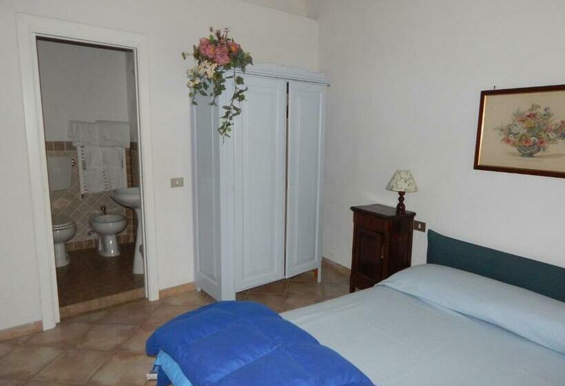 اتاق استاندارد, I Lecci