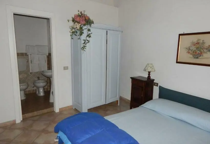 اتاق استاندارد, I Lecci