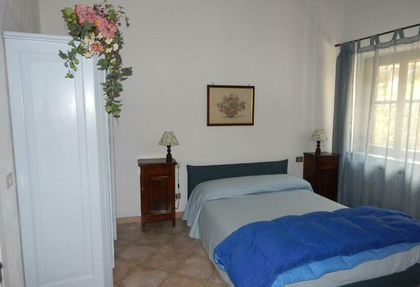 اتاق استاندارد, I Lecci